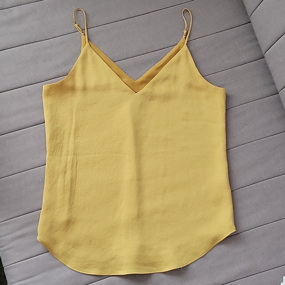 Express V-neck tank top - Picture 1 of 5